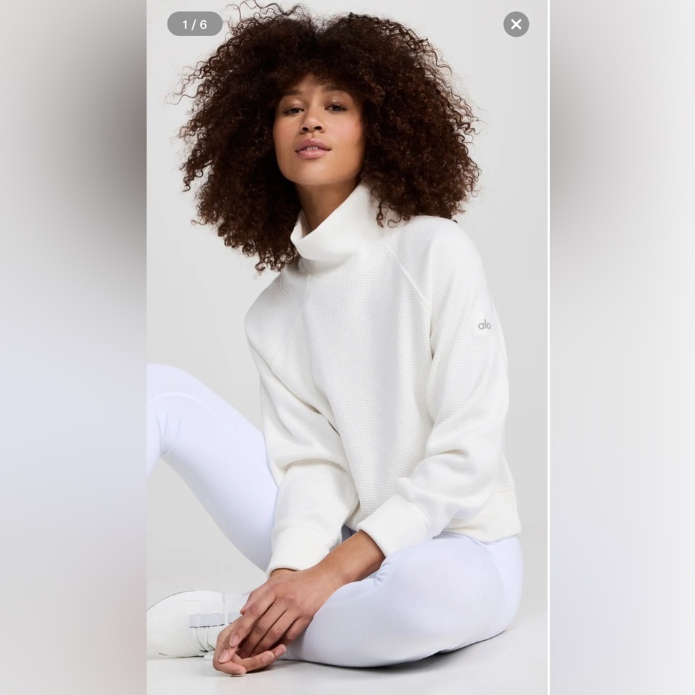NWT- ALO Yoga- Waffle Weekend Escape Mock Neck Long Sleeve